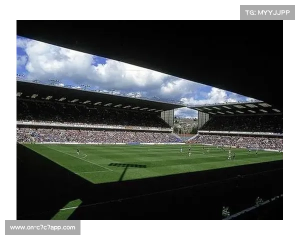 纽卡斯尔联主场迎战伯恩利，圣詹姆斯公园堡垒受考验