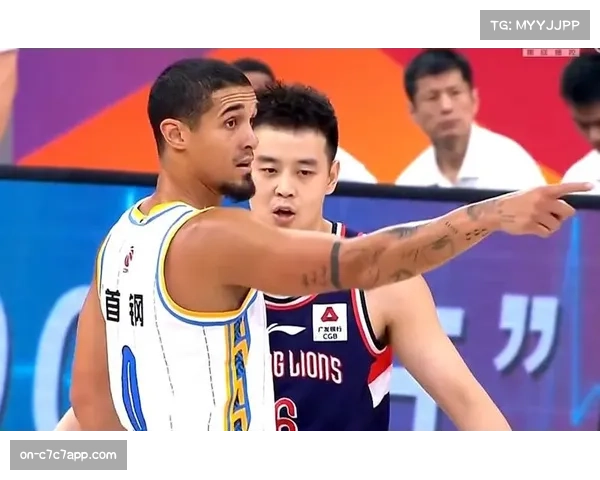 陈盈骏关键抢断后助攻祝铭震快攻得手,锁定胜局